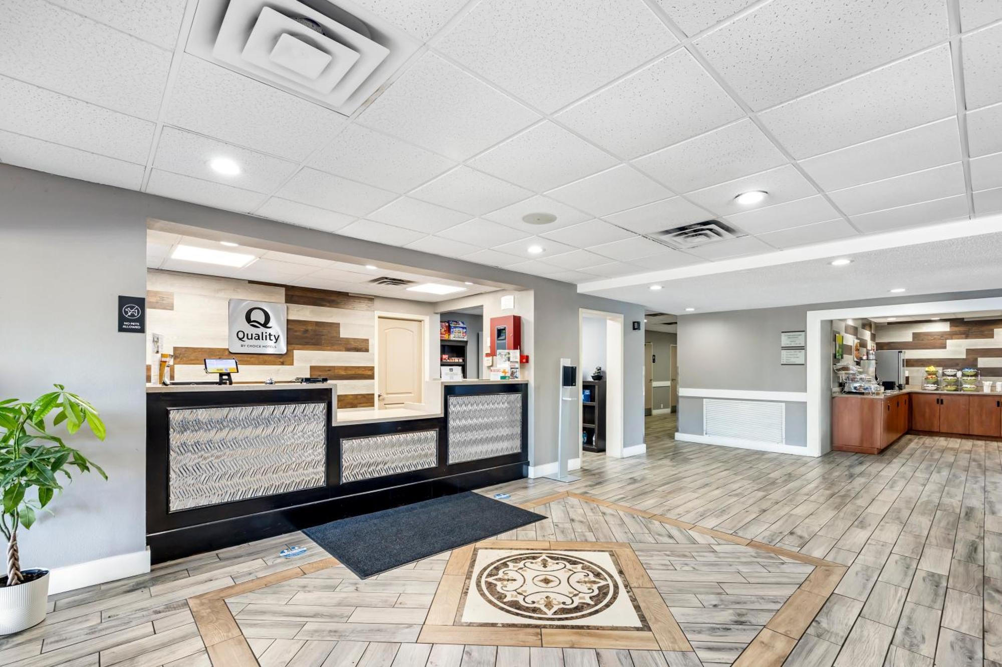 Quality Inn Clarksville - Exit 11 Buitenkant foto